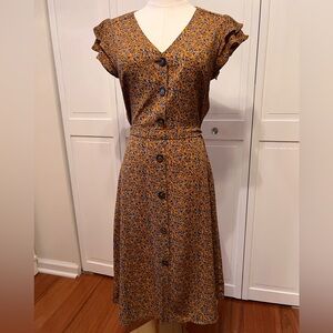 Midi dress with buttons and tie waist